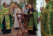 Православные карталинцы отмечают День Святой Троицы